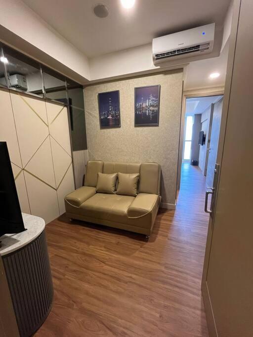 Shanghai Tower Studio Netflix Sofabed Apartment Jakarta Exterior photo